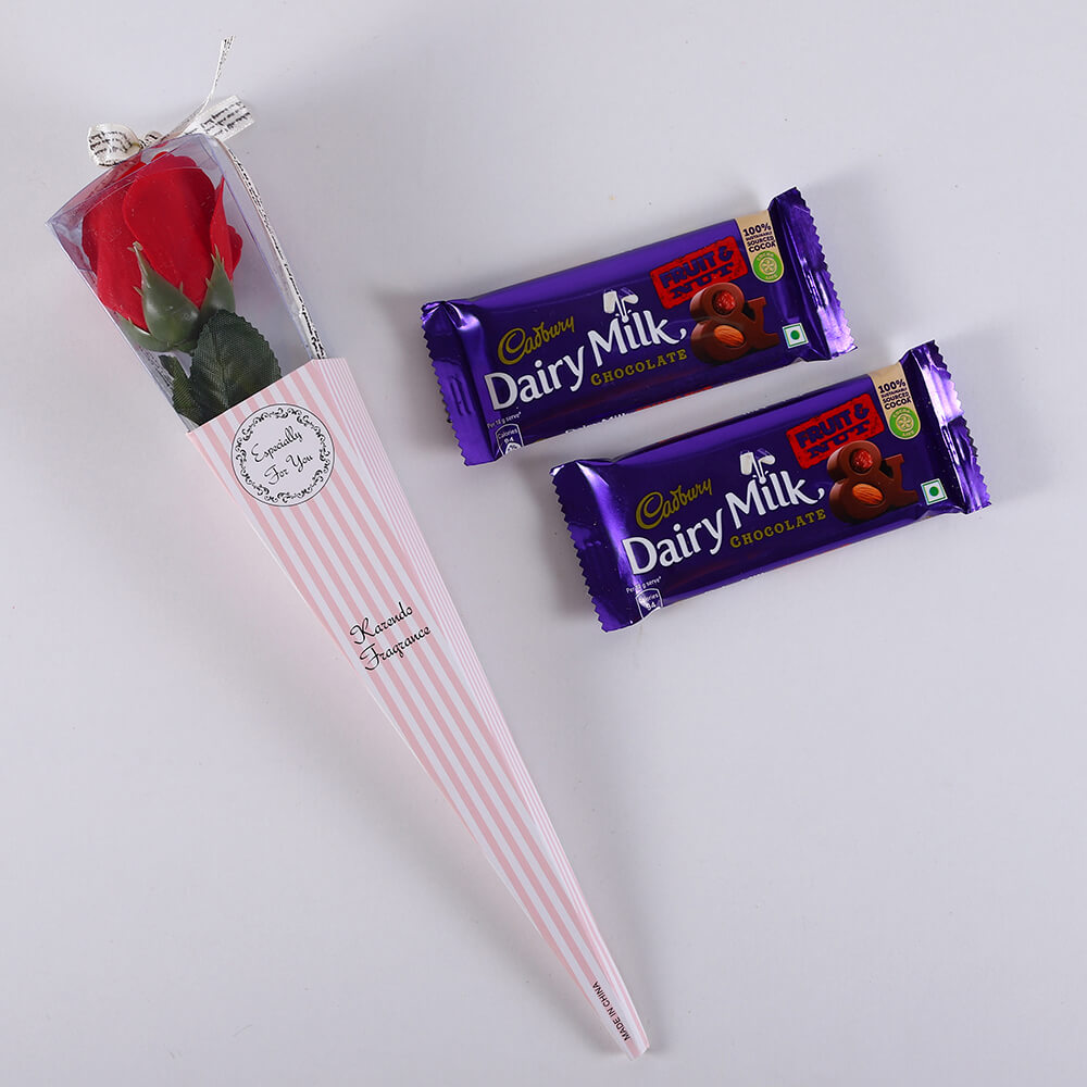 Dairy Milk Bar Pair with Wrapped Rose